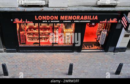 London Memabilia Shopfront, Villiers Street, Londres, Angleterre, Royaume-Uni . Banque D'Images