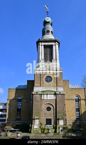 Église de St Anne, entre Dean Street et Wardour Street, Soho, Londres, Angleterre, Royaume-Uni . Banque D'Images