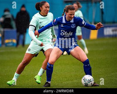 Angleterre, 10 mars 2024 : la défenseuse d'everton Elisa Stenevik (27 ans) dans un tacle lors du quart de finale de la coupe FA féminine entre Everton et Chelsea au stade Walton Hall Park (Jayde Chamberlain/ SPP) Banque D'Images