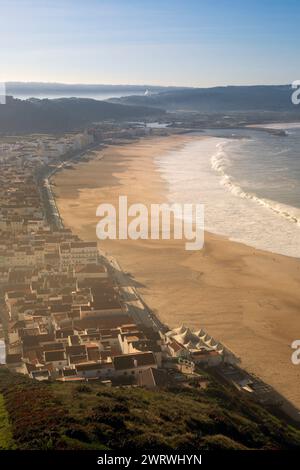 Europe, Portugal, région d'Oeste, Nazaré, vues sur la plage de Nazaré depuis Sitio de Nazaré Banque D'Images