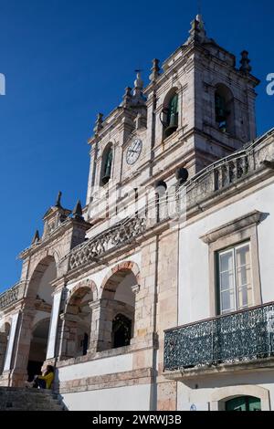 Portugal, région d'Oeste, Nazaré, Santuário de Nossa Senhora da Nazaré Eglise catholique dans le quartier de Sítio de la ville Banque D'Images