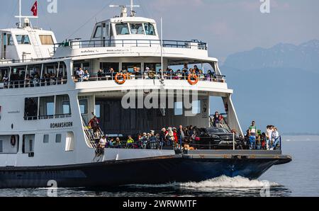 Die Autofähre Romanshorn kommt aus Friedrichshafen und steuert den Hafen Romanshorn an. (Romanshorn, Schweiz, 21.05.2023) Banque D'Images