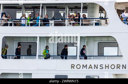 Die Autofähre Romanshorn kommt aus Friedrichshafen und steuert den Hafen Romanshorn an. (Romanshorn, Schweiz, 21.05.2023) Banque D'Images