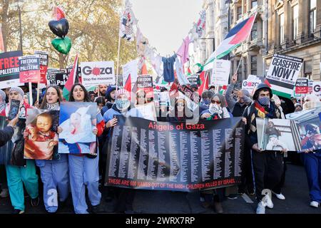 25 novembre 2023. Picadilly, Londres, Royaume-Uni. Marche nationale pour la Palestine. Grande marche exigeant un cessez-le-feu à Gaza. Banque D'Images