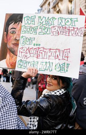 25 novembre 2023. Picadilly, Londres, Royaume-Uni. Marche nationale pour la Palestine. Grande marche exigeant un cessez-le-feu à Gaza. Banque D'Images