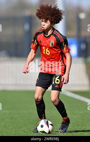 Aaron Ibrahim (16 ans) de Belgique photographié lors d'un match amical de football entre les équipes nationales de Belgique et de Hongrie de moins de 16 ans, le jeudi 14 mars 2024 à Tubize , Belgique . PHOTO SPORTPIX | David Catry Banque D'Images
