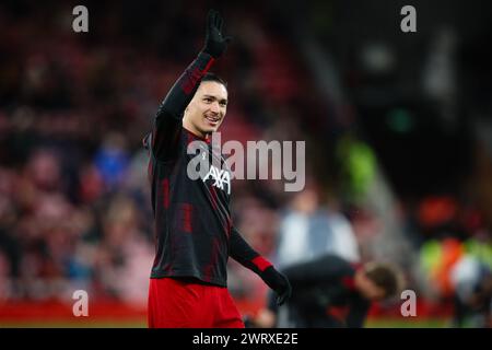 LIVERPOOL, Royaume-Uni - 14 mars 2024 : Darwin Nunez, de Liverpool, fait un appel à la foule avant le match de la 16e manche de l'UEFA Europa League entre le Liverpool FC et le Sparta Prague au stade Anfield (crédit : Craig Mercer/ Alamy Live News) Banque D'Images