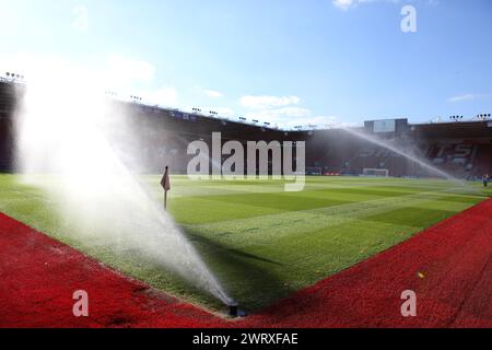 Sprinklers Water the pitch Irlande du Nord - Norvège UEFA Women's Euro St Mary's Stadium, Southampton Banque D'Images