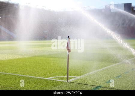 Sprinklers Water the pitch Irlande du Nord - Norvège UEFA Women's Euro St Mary's Stadium, Southampton Banque D'Images