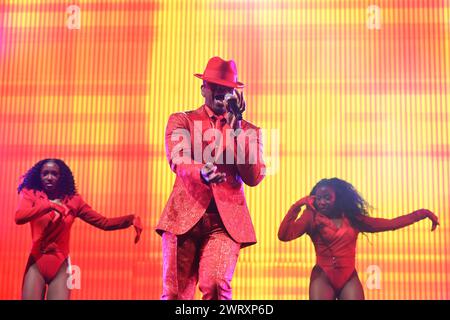 Ne-Yo se produisant à l'O2 Arena, Greenwich, Londres LONDRES, ANGLETERRE - 13 MARS : ne-Yo Shaffer Chimere Smith se produisant à l'O2 Arena, Greenwich le 13 mars 2024 à Londres, Angleterre. CAP/Mar Mar/Grande-Bretagne Copyright : xMartinxHarris/CapitalxPicturesx Banque D'Images