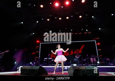 ISTANBUL, TURKIYE - 02 SEPTEMBRE 2023 : concert de la chanteuse turque Goksel lors du Championnat du monde de sports de secours et de lutte contre les incendies à Istanbul Banque D'Images