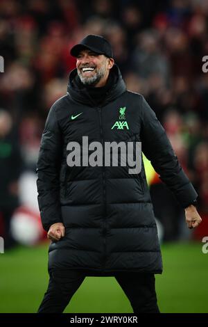 LIVERPOOL, Royaume-Uni - 14 mars 2024 : l'entraîneur de Liverpool, Jurgen Klopp, célèbre la 16e manche de l'UEFA Europa League entre le Liverpool FC et le Sparta Prague au stade Anfield (crédit : Craig Mercer/ Alamy Live News) Banque D'Images