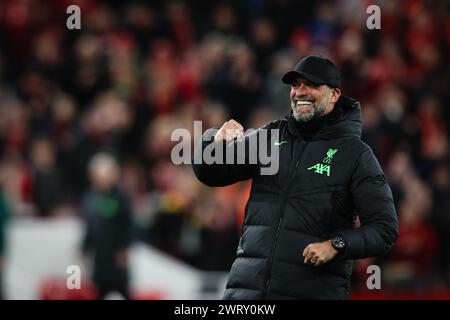 LIVERPOOL, Royaume-Uni - 14 mars 2024 : l'entraîneur de Liverpool, Jurgen Klopp, célèbre la 16e manche de l'UEFA Europa League entre le Liverpool FC et le Sparta Prague au stade Anfield (crédit : Craig Mercer/ Alamy Live News) Banque D'Images