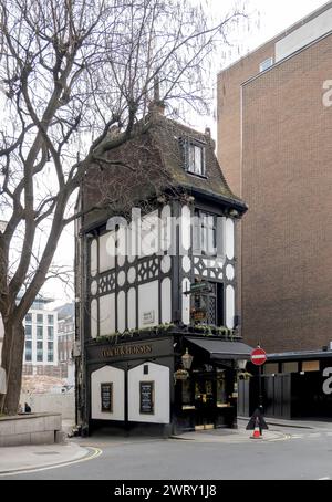 Coach and Horses public House (pub) date de 1744 et est le plus ancien pub de Mayfair, Londres Banque D'Images