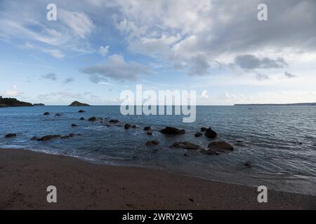 Belle vue à Meadfoot Beach, Torquay, Devon, Royaume-Uni Banque D'Images