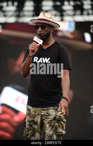 Miami Gardens, États-Unis. 10 mars 2024. MIAMI GARDENS, FLORIDE - 10 MARS : le comédien Ricky Smiley a accueilli le 17e festival annuel Jazz in the Gardens au Hard Rock Stadium le 10 mars 2024 à Miami Gardens, Floride. (Photo de JL/Sipa USA) crédit : Sipa USA/Alamy Live News Banque D'Images