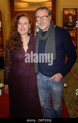 Deborah Kaufmann und Sebastian Koch BEI der Premiere der 2. Staffel der Magenta TV original Serie Oh Hell im Kino Babylon. Berlin, 14.03.2024 *** Deborah Kaufmann et Sebastian Koch lors de la première saison de la série originale de Magenta TV Oh Hell au cinéma Babylon Berlin, 14 03 2024 Foto:XF.xKernx/xFuturexImagex Hell 4323 Banque D'Images