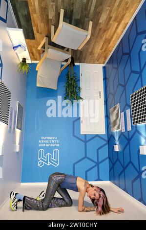 Tessa Bergmeier beim 5. Geburtstag des musées der Illusionen in der Lilienstrasse. Hambourg, 14.03.2024 *** Tessa Bergmeier à l'occasion du 5e anniversaire du Musée des illusions à Lilienstrasse Hambourg, 14 03 2024 Foto:xgbrcix/xFuturexImagex museumsgeburtstag 4306 Banque D'Images