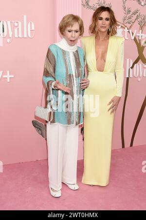 Beverly Hills, États-Unis. 14 mars 2024. Carol Burnett et Kristen Wiig arrivant à la première mondiale Palm Royale d'Apple au Samuel Goldwyn Theatre de Beverly Hills, CA, le 14 mars 2024. © Janet Gough/AFF-USA.COM crédit : AFF/Alamy Live News Banque D'Images