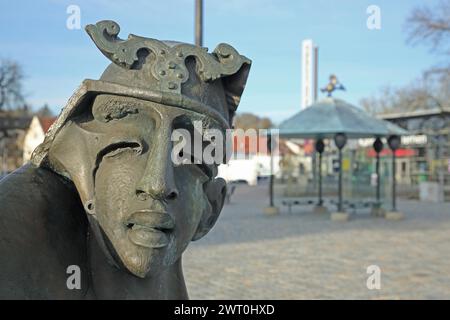 Sculpture Fontaine Ansbachchantin par Juergen Goertz, tête, visage, nez, bouche, abstrait, art moderne, bizarre, fantaisiste, noir, bronze, Schlossplatz Banque D'Images