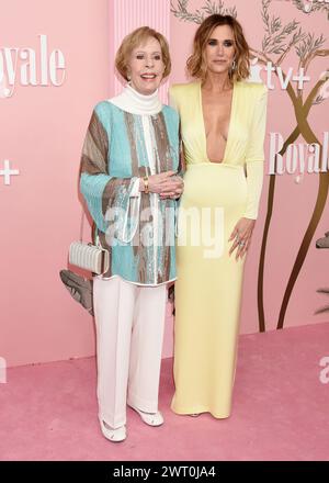 Beverly Hills, États-Unis. 14 mars 2024. Carol Burnett et Kristen Wiig arrivant à la première mondiale Palm Royale d'Apple au Samuel Goldwyn Theatre de Beverly Hills, CA, le 14 mars 2024. © Janet Gough/AFF-USA.COM crédit : AFF/Alamy Live News Banque D'Images