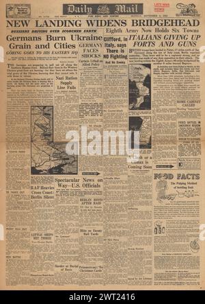 1943 Daily mail page de couverture faisant état de l'invasion alliée de l'Italie et des retraites de l'armée allemande en Ukraine Banque D'Images