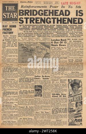 1943 la page d'accueil Star rapporte bataille pour Salerne Banque D'Images