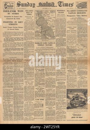 1943 Sunday Times la première page de la bataille pour Naples et l'Armée rouge entrent à Kiev Banque D'Images