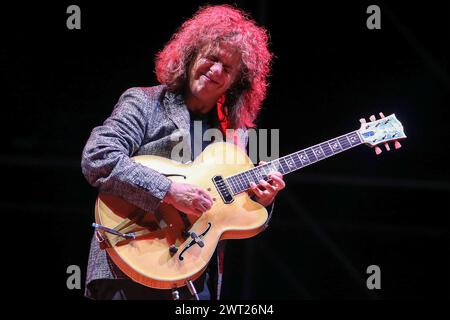 Pat Metheny en concert à la Flegrea Arena de Naples Banque D'Images