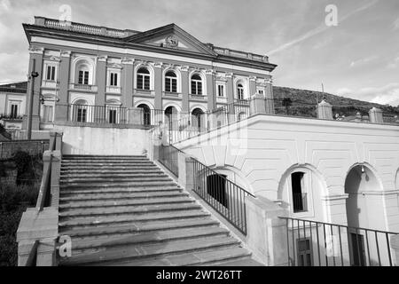 Vue extérieure du complexe monumental du belvédère de San Leucio, près de Caserte, recherché par Carlo di Borbone, roi de Naples Banque D'Images