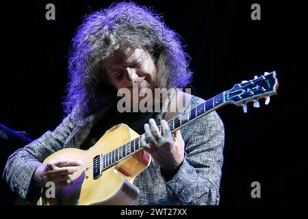 Pat Metheny en concert à la Flegrea Arena de Naples Banque D'Images