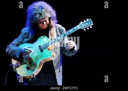 Pat Metheny en concert à la Flegrea Arena de Naples Banque D'Images