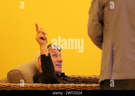 Le compositeur de musique classique et de film, Michael Nyman, avant un concert au Musée archéologique de Naples Banque D'Images