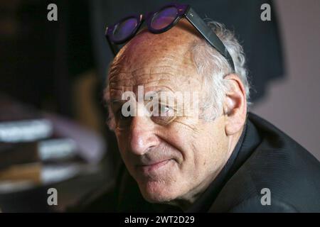 Le compositeur de musique classique et de film, Michael Nyman, avant un concert au Musée archéologique de Naples Banque D'Images