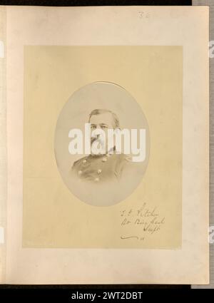 T.G. Pitcher, brevet Brigadier général, surintendant. George Kendall Warren, photographe (américain, 1834 - 1884) 1868 Portrait de Thomas Gamble Pitcher vêtu d'une veste militaire. Il a une barbe grisonnante. (Recto, monture) en haut à droite, au crayon : '36' ; en bas à droite, à l'encre brune, dans la main du sitter : 'T.G. Pitcher / Br Brig Genl / Supt / ''; Banque D'Images