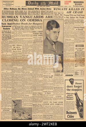 1944 Daily mail page de couverture faisant état de l'avance de l'Armée rouge sur Odessa, Orde Wingate tué dans un accident d'avion et Mme Helen Duncan reconnue coupable de sorcellerie Banque D'Images