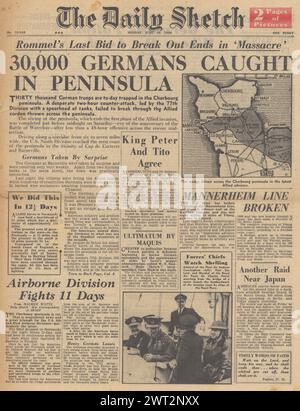 1944 la page de couverture Daily Sketch rapporte la bataille de Cherbourg et l'Armée rouge brisent la ligne Mannerheim Banque D'Images