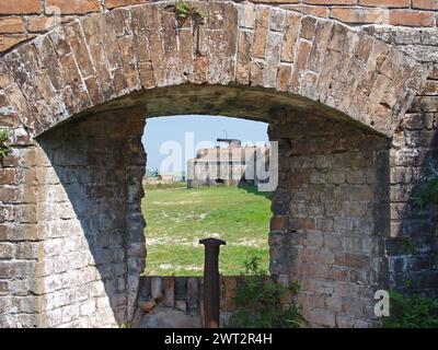 Pensacola, Floride, États-Unis - 10 août 2012 : Fort Pickens sur l'île Santa Rosa à l'entrée de la baie. Banque D'Images