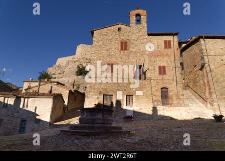 La place la Vecchietta à Castiglione D'Orcia, Italie Banque D'Images