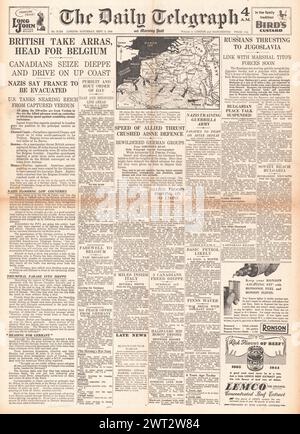 1944 Daily Telegraph page de couverture faisant état de la capture d'Arras par les Britanniques, de l'avance de l'Armée rouge vers la Yougoslavie et de la capture de Dieppe et Verdun par les forces alliées Banque D'Images