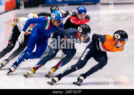 Rotterdam, pays-Bas. 15 mars 2024. ROTTERDAM, PAYS-BAS - 15 MARS : le Néerlandais Friso Emons en compétition sur le 1500m masculin lors de la première journée des Championnats du monde de patinage de vitesse sur courte piste 2024 de l'ISU à Ahoy le 15 mars 2024 à Rotterdam, pays-Bas. (Photo de Joris Verwijst/Agence BSR) crédit : Agence BSR/Alamy Live News Banque D'Images