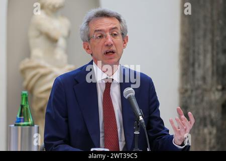 Le candidat pour le maire de Naples, Gaetano Manfredi, lors de la conférence de presse pour sa présentation en tant que candidat du mouvement 5 étoiles. Banque D'Images