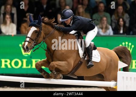 Denbosch, pays-Bas - 10 mars 2024. La suédoise Angelica Augustsson Zanotelle, Kalinka Van de Nachtegaele, participe au 1,60 m Rolex Grand Pr Banque D'Images