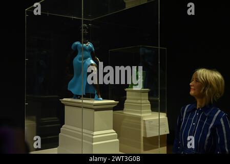 TSCHABALA AUTO , LADY IN BLUE ET ANDRA URSUTA ONT ÉTÉ ANNONCÉES PAR LE QUATRIÈME GROUPE DE COMMANDE DE PLINTHE COMME LES ARTISTES CHOISIS POUR Y INSTALLER DES SCULPTURES SUR LA QUATRIÈME PLINTHE DE TRAFALGAR SQUARE EN 2026 ET 2028 RESPECTIVEMENT. ILS ONT ÉTÉ SÉLECTIONNÉS À PARTIR D'UN SHORLIST QUI COMPRENAIT CHILA KUMARI SINGH BURMAN , GABRIEL CHAILE , RUTH EWAN, THOMAS J PRICE ET VERONICA RYAN. Banque D'Images