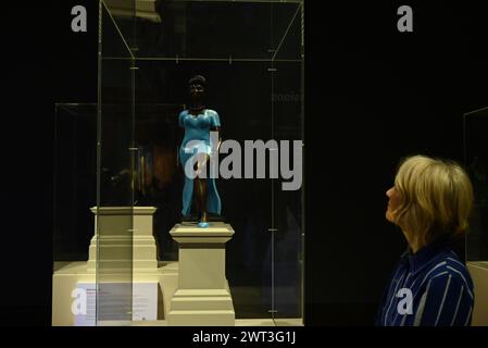 TSCHABALA AUTO , LADY IN BLUE ET ANDRA URSUTA ONT ÉTÉ ANNONCÉES PAR LE QUATRIÈME GROUPE DE COMMANDE DE PLINTHE COMME LES ARTISTES CHOISIS POUR Y INSTALLER DES SCULPTURES SUR LA QUATRIÈME PLINTHE DE TRAFALGAR SQUARE EN 2026 ET 2028 RESPECTIVEMENT. ILS ONT ÉTÉ SÉLECTIONNÉS À PARTIR D'UN SHORLIST QUI COMPRENAIT CHILA KUMARI SINGH BURMAN , GABRIEL CHAILE , RUTH EWAN, THOMAS J PRICE ET VERONICA RYAN. Banque D'Images