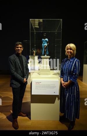 TSCHABALA AUTO , LADY IN BLUE ET ANDRA URSUTA ONT ÉTÉ ANNONCÉES PAR LE QUATRIÈME GROUPE DE COMMANDE DE PLINTHE COMME LES ARTISTES CHOISIS POUR Y INSTALLER DES SCULPTURES SUR LA QUATRIÈME PLINTHE DE TRAFALGAR SQUARE EN 2026 ET 2028 RESPECTIVEMENT. ILS ONT ÉTÉ SÉLECTIONNÉS À PARTIR D'UN SHORLIST QUI COMPRENAIT CHILA KUMARI SINGH BURMAN , GABRIEL CHAILE , RUTH EWAN, THOMAS J PRICE ET VERONICA RYAN. Banque D'Images