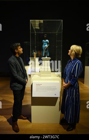 TSCHABALA AUTO , LADY IN BLUE ET ANDRA URSUTA ONT ÉTÉ ANNONCÉES PAR LE QUATRIÈME GROUPE DE COMMANDE DE PLINTHE COMME LES ARTISTES CHOISIS POUR Y INSTALLER DES SCULPTURES SUR LA QUATRIÈME PLINTHE DE TRAFALGAR SQUARE EN 2026 ET 2028 RESPECTIVEMENT. ILS ONT ÉTÉ SÉLECTIONNÉS À PARTIR D'UN SHORLIST QUI COMPRENAIT CHILA KUMARI SINGH BURMAN , GABRIEL CHAILE , RUTH EWAN, THOMAS J PRICE ET VERONICA RYAN. Banque D'Images