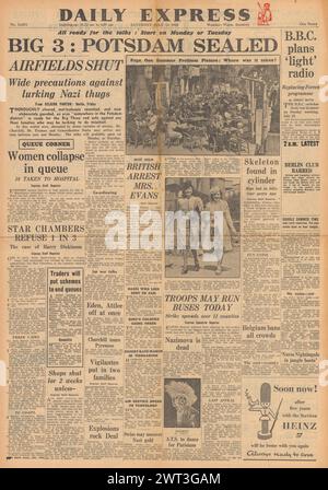 1945 Daily Express page d'accueil reportage de Potsdam Conference Banque D'Images