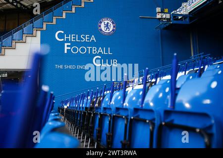 Londres, Royaume-Uni. 13 mars 2024. Une vue générale de la fin du Shed avant le coup d'envoi lors du match de Super League féminine Chelsea FC vs Arsenal Women FC à Stamford Bridge, Londres, Angleterre, Royaume-Uni le 15 mars 2024 crédit : Every second Media/Alamy Live News Banque D'Images