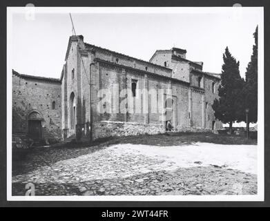 Emilie-Romagne Bologne Monteveglio Abbazia di S. Maria. Hutzel, Max 1960-1990 médiéval : architecture, sculpture architecturale (12-13ème siècle) ; fresques, peinture murale décorative ; stalle de chœur, fonts baptismaux, sculpture photographe et érudit d'origine allemande Max Hutzel (1911-1988) photographié en Italie du début des années 1960 jusqu'à sa mort. Le résultat de ce projet, désigné par Hutzel comme Foto Arte Minore, est une documentation approfondie du développement historique de l'art en Italie jusqu'au XVIIIe siècle, y compris des objets des Étrusques et des Romains, ainsi que du début médiéval, roman, gothique, Re Banque D'Images